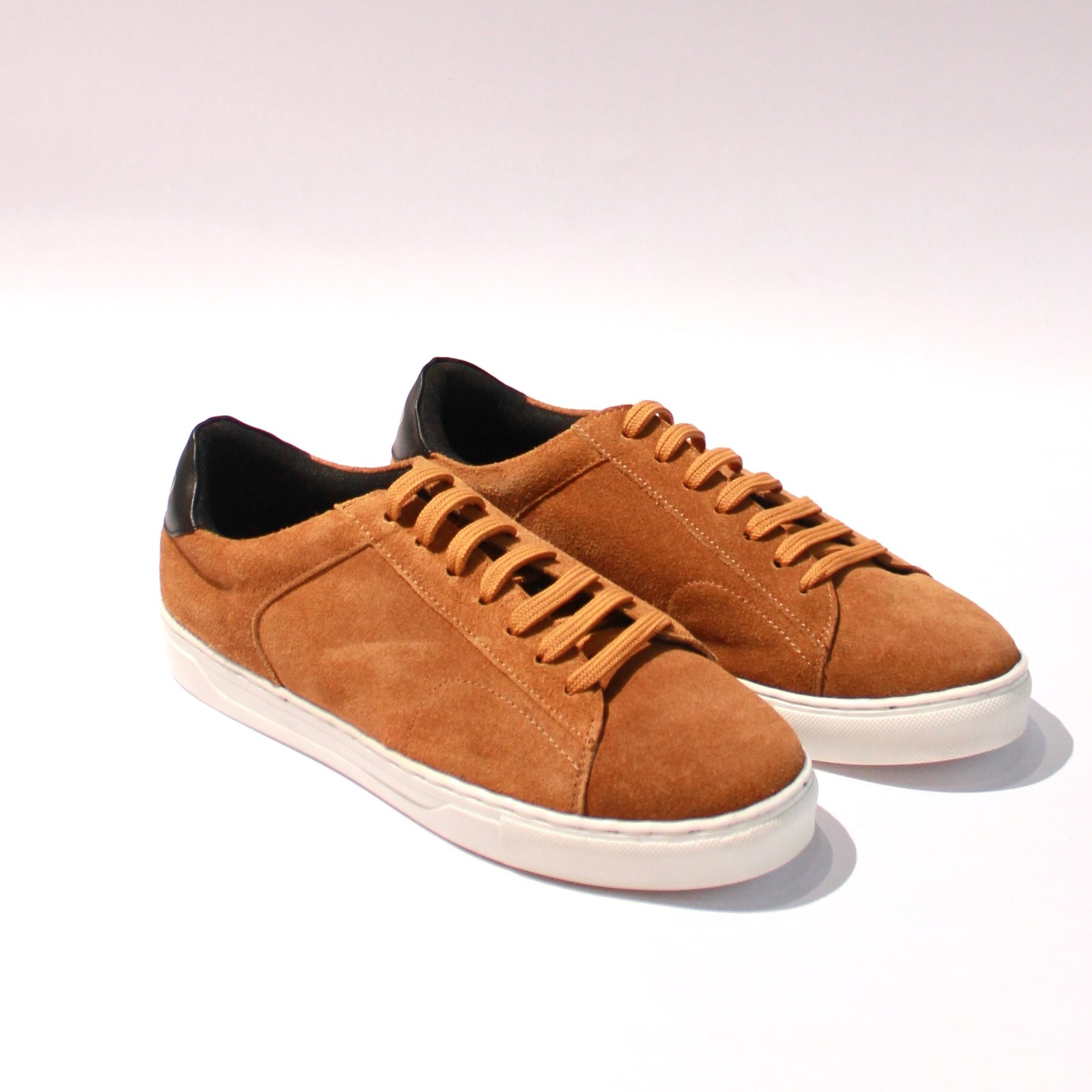Catleo – Handcrafted Classy Footwear